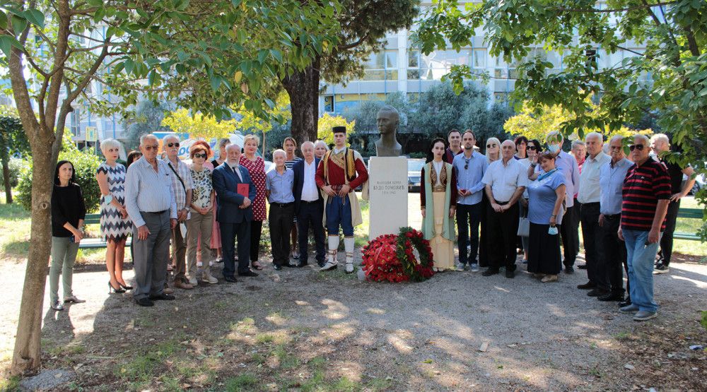 img b0926386e944ab9625085c34a2a643f6 v