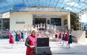 img bd9d2f5f95aa40c0ba4e427584d976a3 v